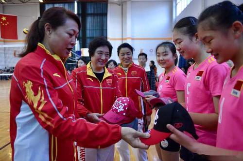 曹慧英是中国女排第1任队长,如今她过着怎样的生活?