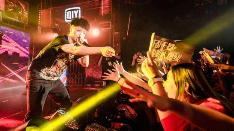 《陪你看说唱》第二期freestyle抢麦赛完整版，对于这期大家有什么想说的吗？