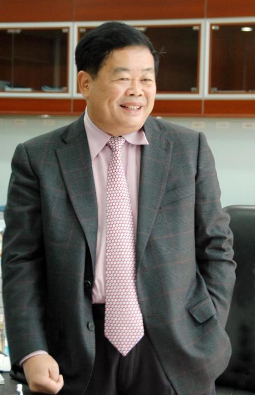 看了曹德旺的视频,让我产生一个疑问:有多少人像曹德旺那样说话时让人非常亲切?