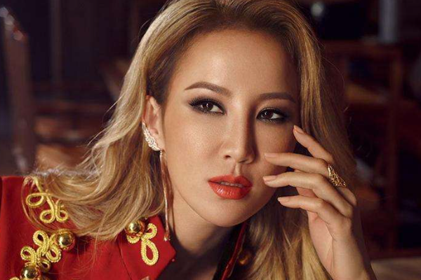 哇哈哈的代言人都有谁?