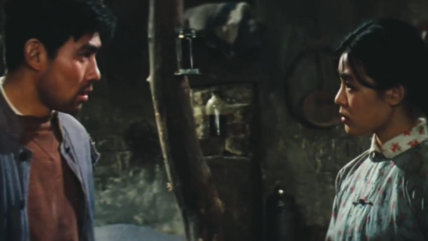 电影《牧马人》中的老右是指什么意思?