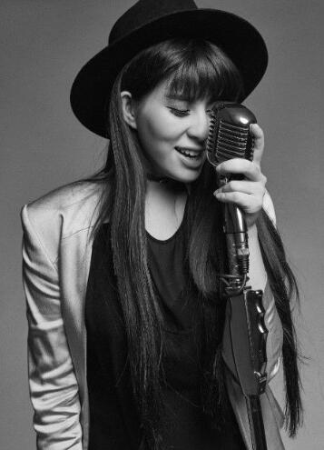 李邹珺的个人经历是怎样的?