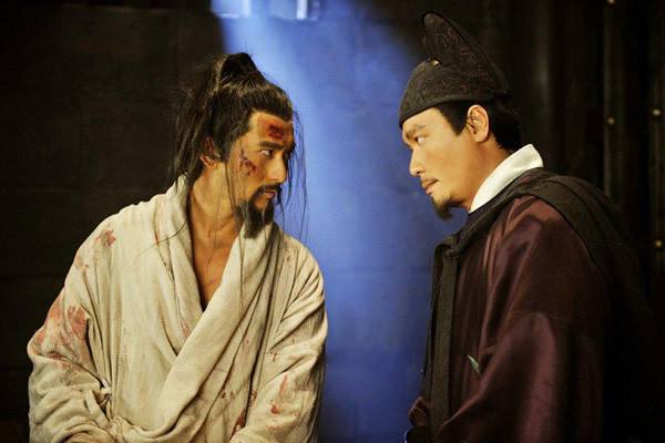 一千多年秦桧等四人长跪岳坟前,秦桧当年到底做了什么?