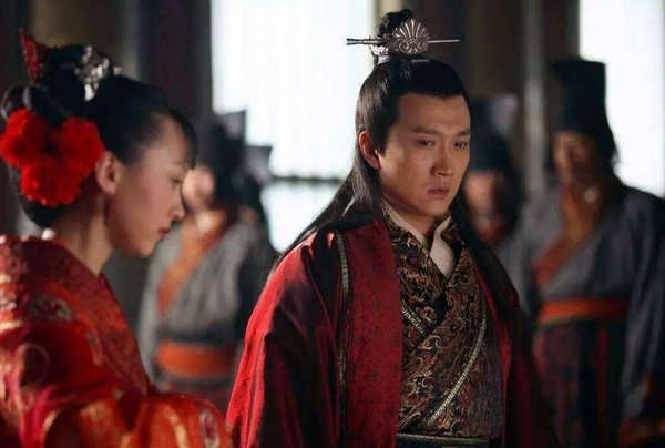 作为皇后,赵飞燕为什么能够和燕赤凤私通?