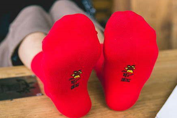 本命年是否一定要里面穿红色的衣服？有什么讲究？