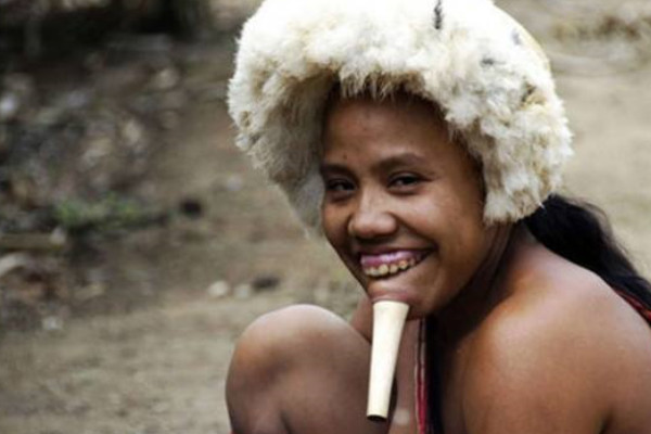 巴西的这个原始部落,为何来到这里的男女游客都会尴尬?