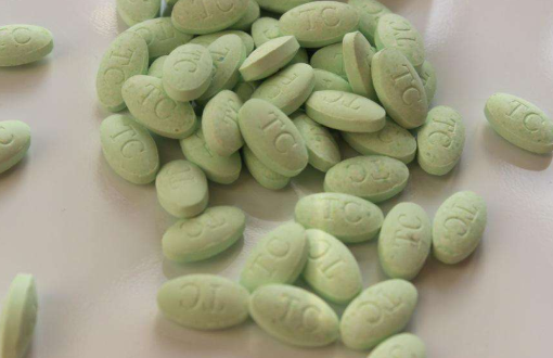 钙片什么时候吃最好 晚上还是早上?