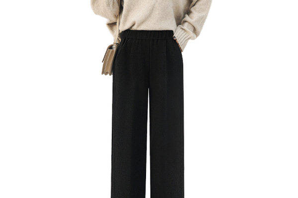 宽松的裤子搭配什么衣服好看？