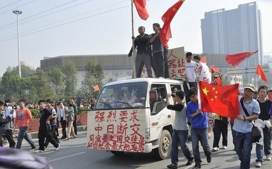 2012打砸日系车事件是不是爱国行为？为什么