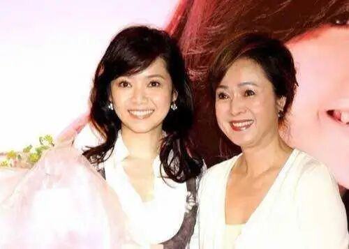 邱嘉雄妻子蔡贵照背景资料及照片 邱嘉雄有几个子女