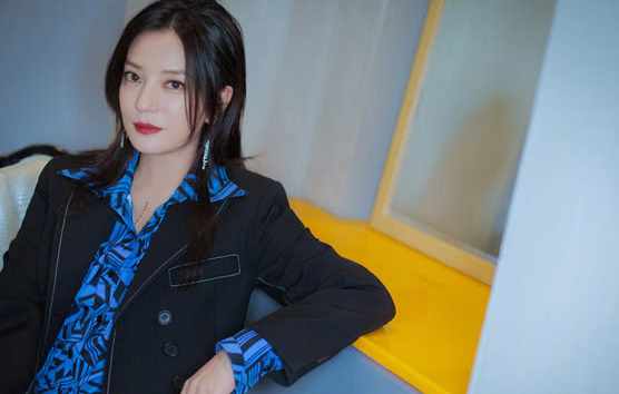 赵薇最近正式宣布国籍,为何知道原因后粉丝沉默了?