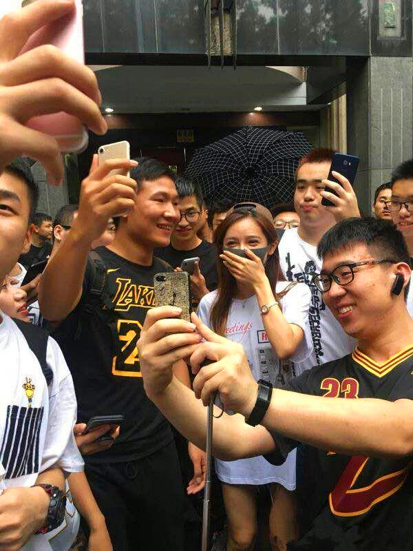 詹姆斯的中国行怎么样?