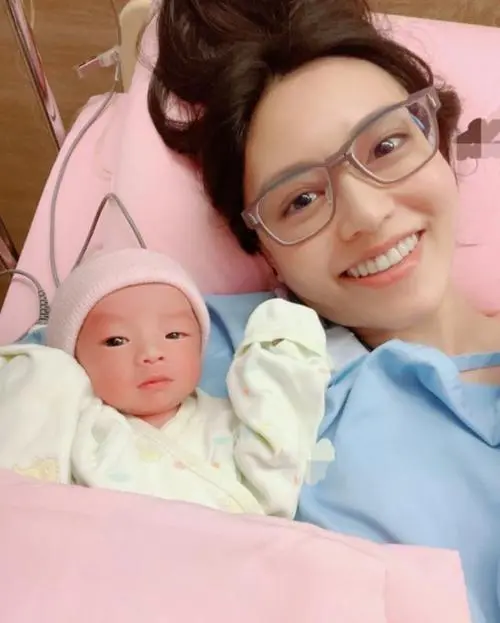 37岁女星郭惠妮二胎得子,嫁豪门7年,与丈夫的感情如何?