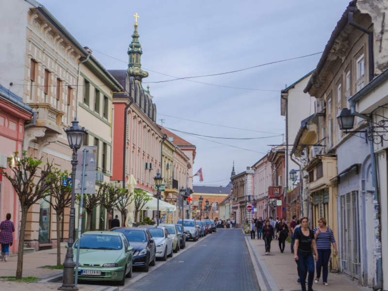 塞尔维亚人口与面积是？