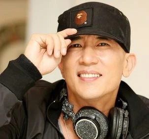 小S曾半夜晒姐夫具俊晔照片，年轻时的具俊晔是什么模样？