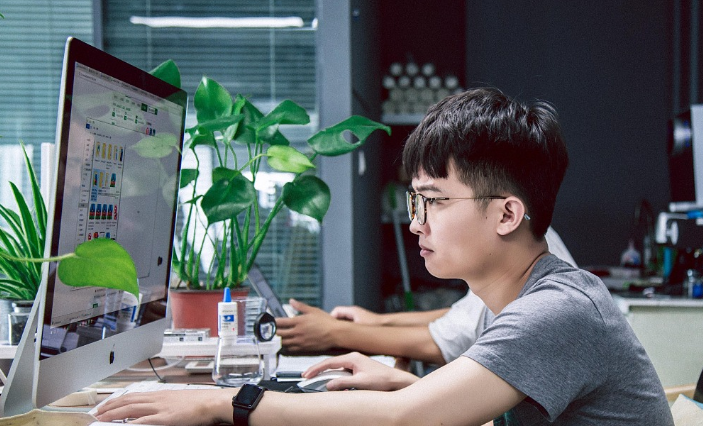 007工作制是每天不用睡觉吗?