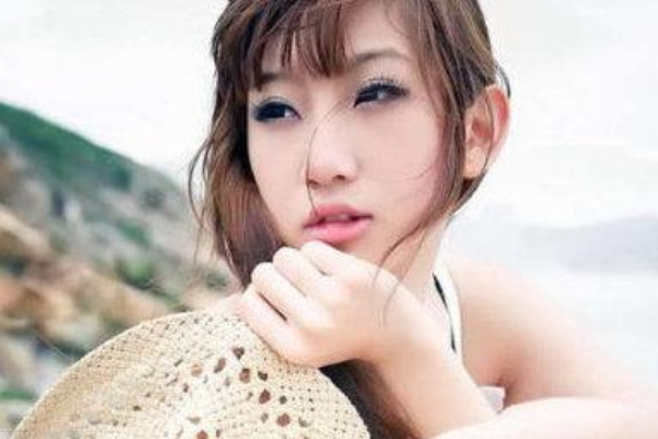 陈冠希前任被曝欠债66万,年轻25岁的她,是如何欠下这么多钱的?