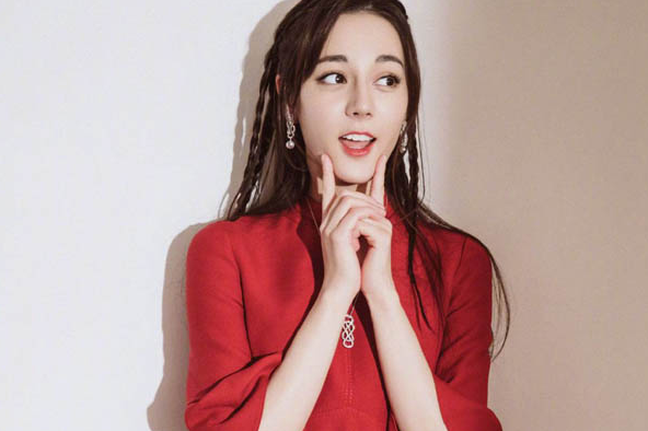 鹿晗和迪丽热巴的关系现在怎么样?