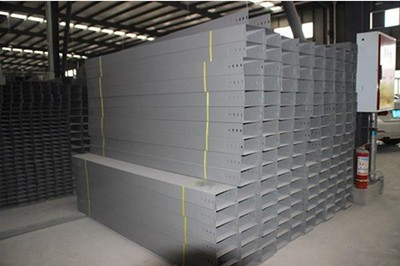 在弱电施工中,线槽和桥架的区别是什么?