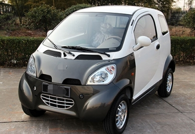 小电跑需要汽车驾照吗？