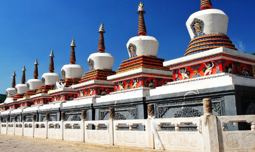 去青海旅游至少需要多少钱?什么地方需要去?