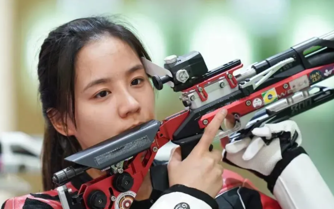 王璐瑶自拍道歉遭网暴是怎么回事？