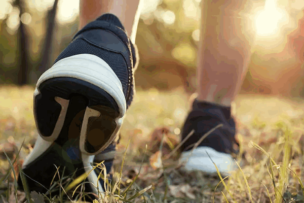 有哪些关于短跑的技巧？