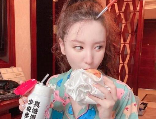 张萌晒姐姐们送的礼物，引来众网友惊叹，分别都送了些什么？