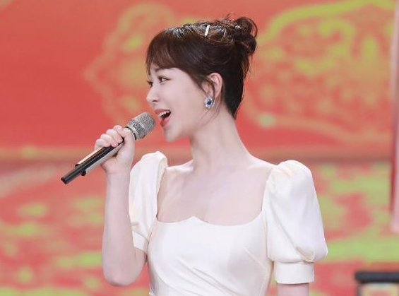 杨紫、刘雨昕同台合唱《山水画卷》，你觉得她们合作的怎么样？