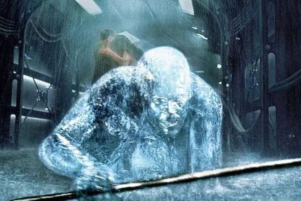 如何评价透明人1？较之其他惊悚片有何创新？