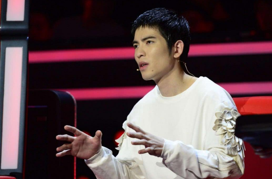 萧敬腾来到上海，上海却下着雨，为何萧敬腾被人称之为雨神？