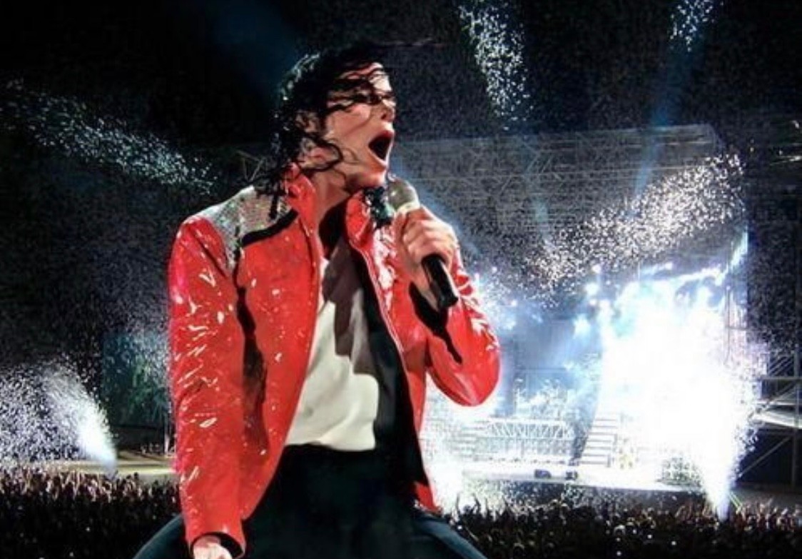 为何迈克尔杰克逊有场演唱会现会晕倒几百人,死几十个人?