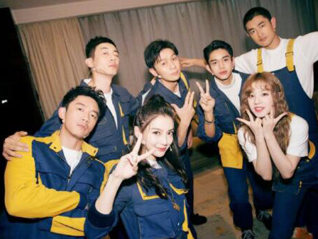 新一季跑男开播在即,邓超墙角录视频助威,邀请嘉宾阵容不容小觑,期待吗?