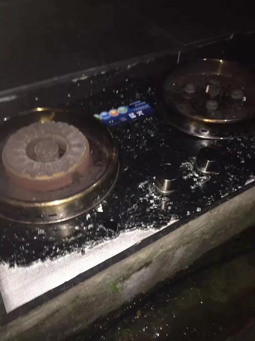 美的回应网购燃气灶突然爆炸，消费者对此有何回应？