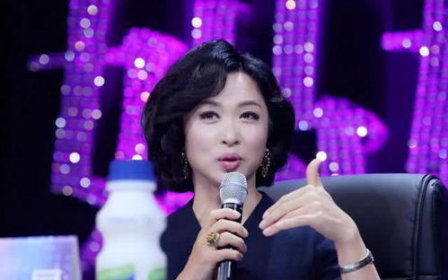 53岁金星和女儿罕见同框,这个女儿是自己亲生的吗?