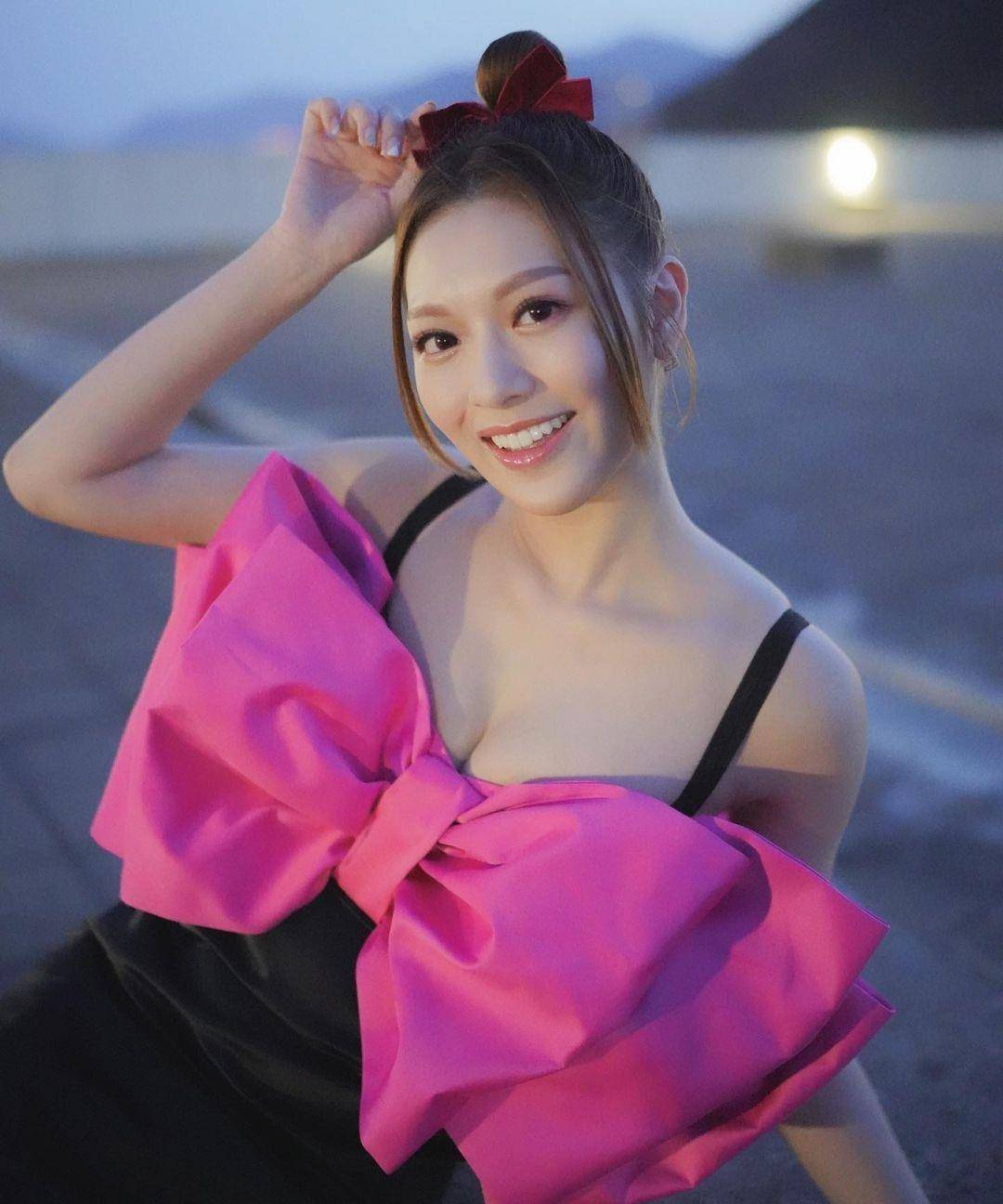 惩罚TVB,李佳芯绯闻男友再向翡翠台投放广告,究竟怎么回事?