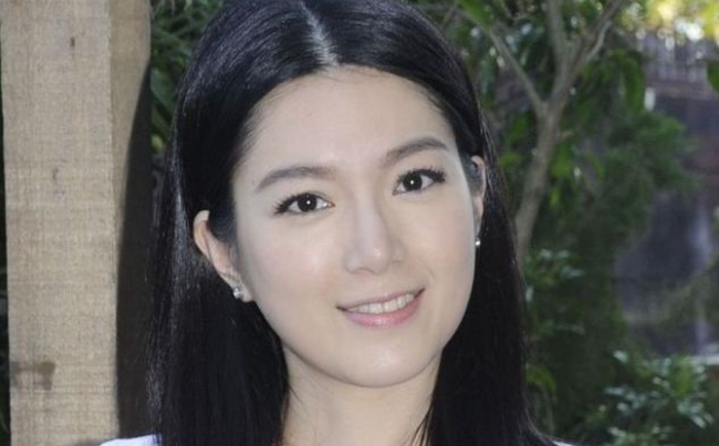 求大神解答：爆笑角斗士里的这个美女叫什么？还演过些什么电影啊