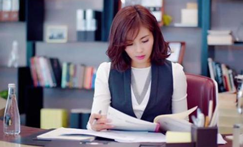 欢乐颂里面安迪为什么和奇点分手