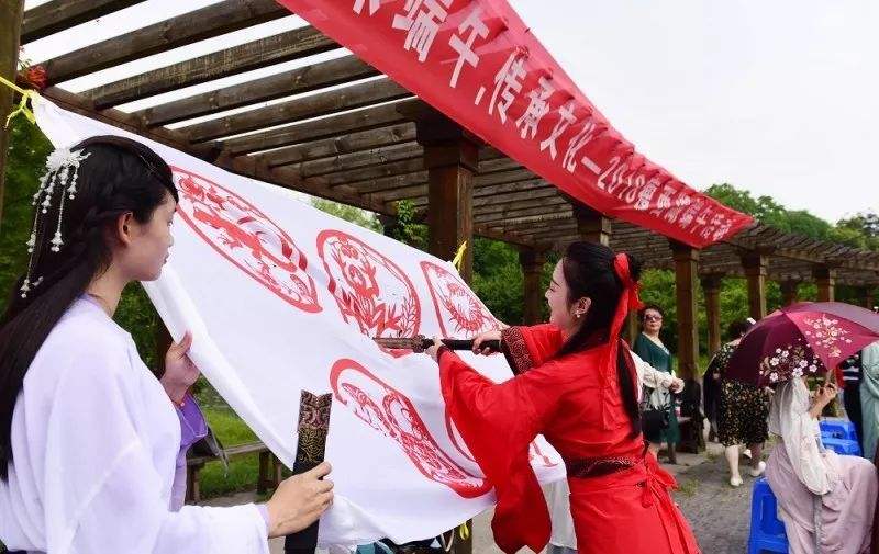 端午的习俗应该叫刺五毒，还是叫射五毒？