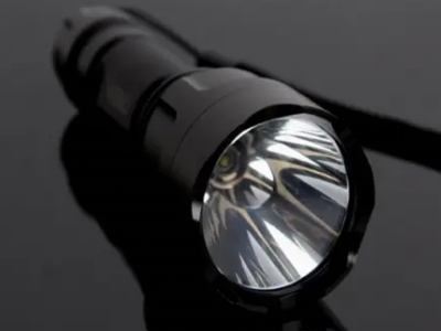 强光手电什么牌子的好?