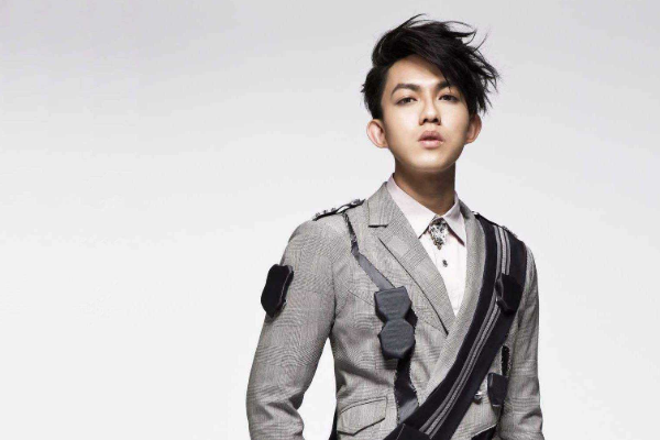 台湾第一届《超级星光大道》总冠军是谁?