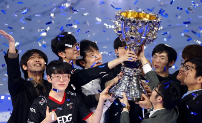 edg夺冠是几号