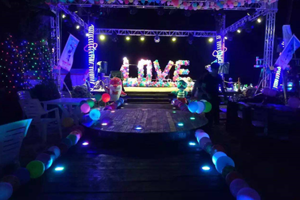 池贤宇公开表白刘仁娜，你是否接受异性公共场合告白？