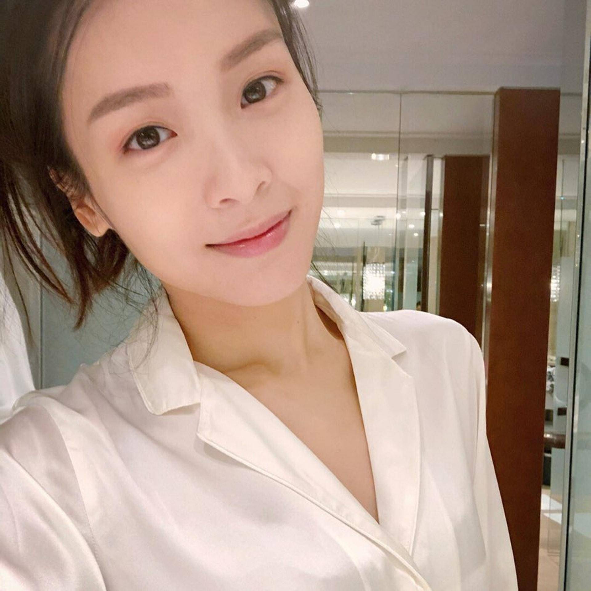 惩罚TVB,李佳芯绯闻男友再向翡翠台投放广告,究竟怎么回事?