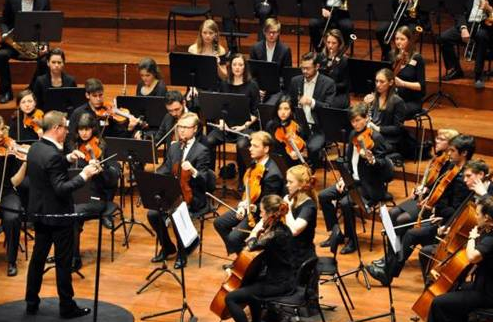 听什么音乐可以提高写作业的效率。