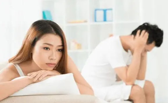 老公老喜欢叫朋友到家里玩怎么办?