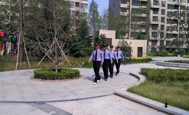 物业不作为业主集体送锦旗，具体是什么情况？