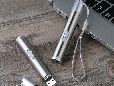 强光手电什么牌子的好?