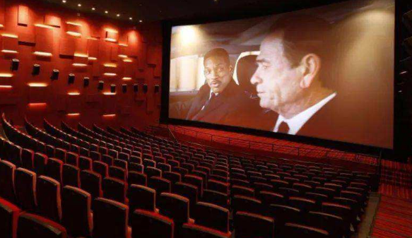 进电影院必须全程戴口罩，你还会去看电影吗？