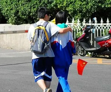 学生早恋产生的原因有哪些？